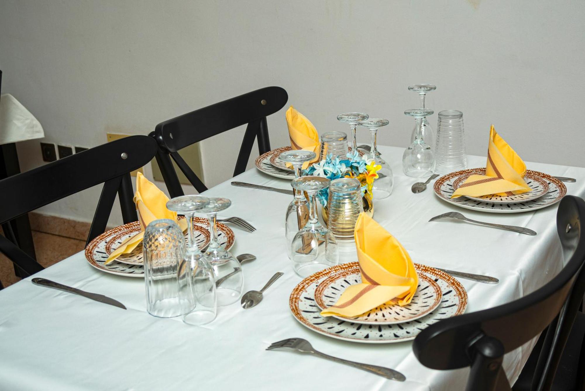 Mokaa Residence Hoteliere Ломе Экстерьер фото